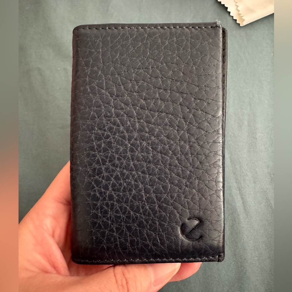 Elegant Navy Blue Leather Card Wallet